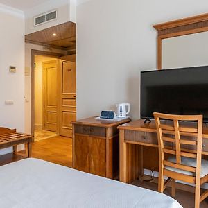 Budget King Room